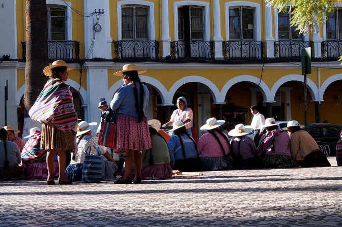 Protesting women in Plaza 14 de Septiembre, Cochabamba.